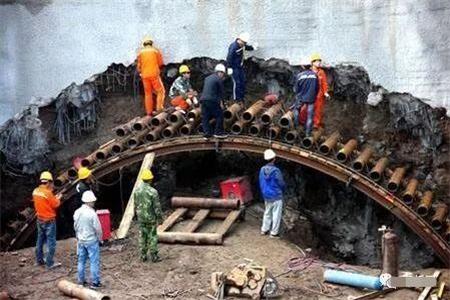佳木斯隧道钢花管支护案例
